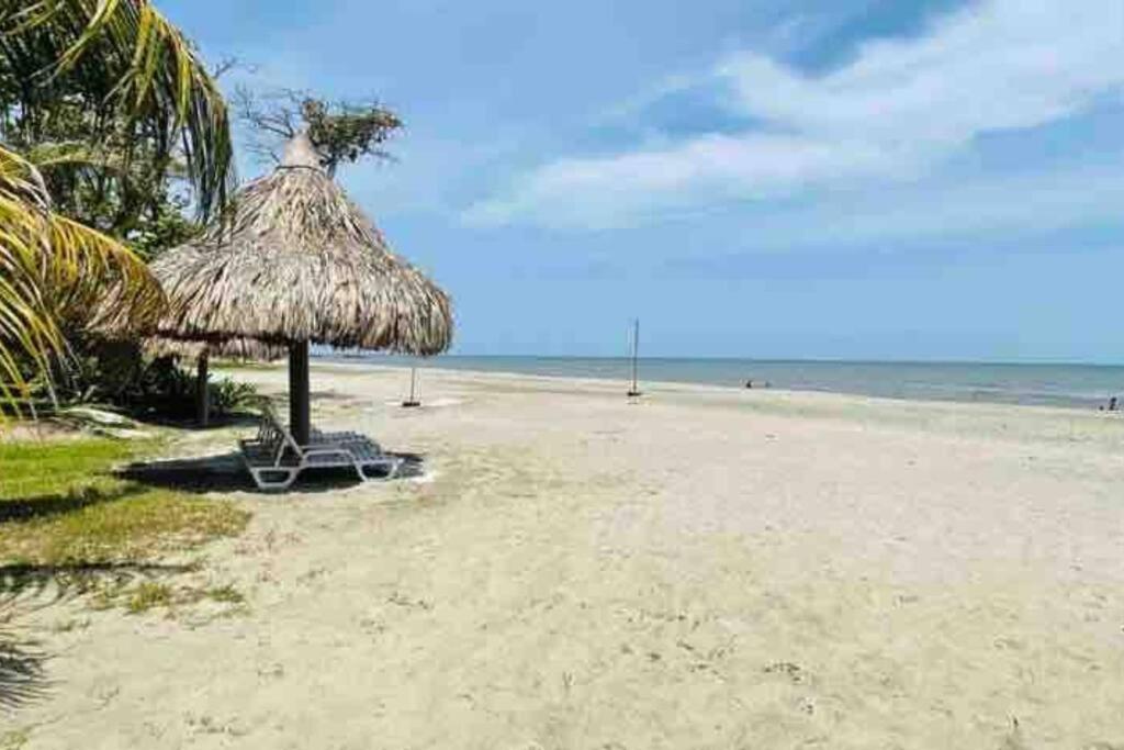 Villa De Ali In Palma Real La Ceiba Buitenkant foto